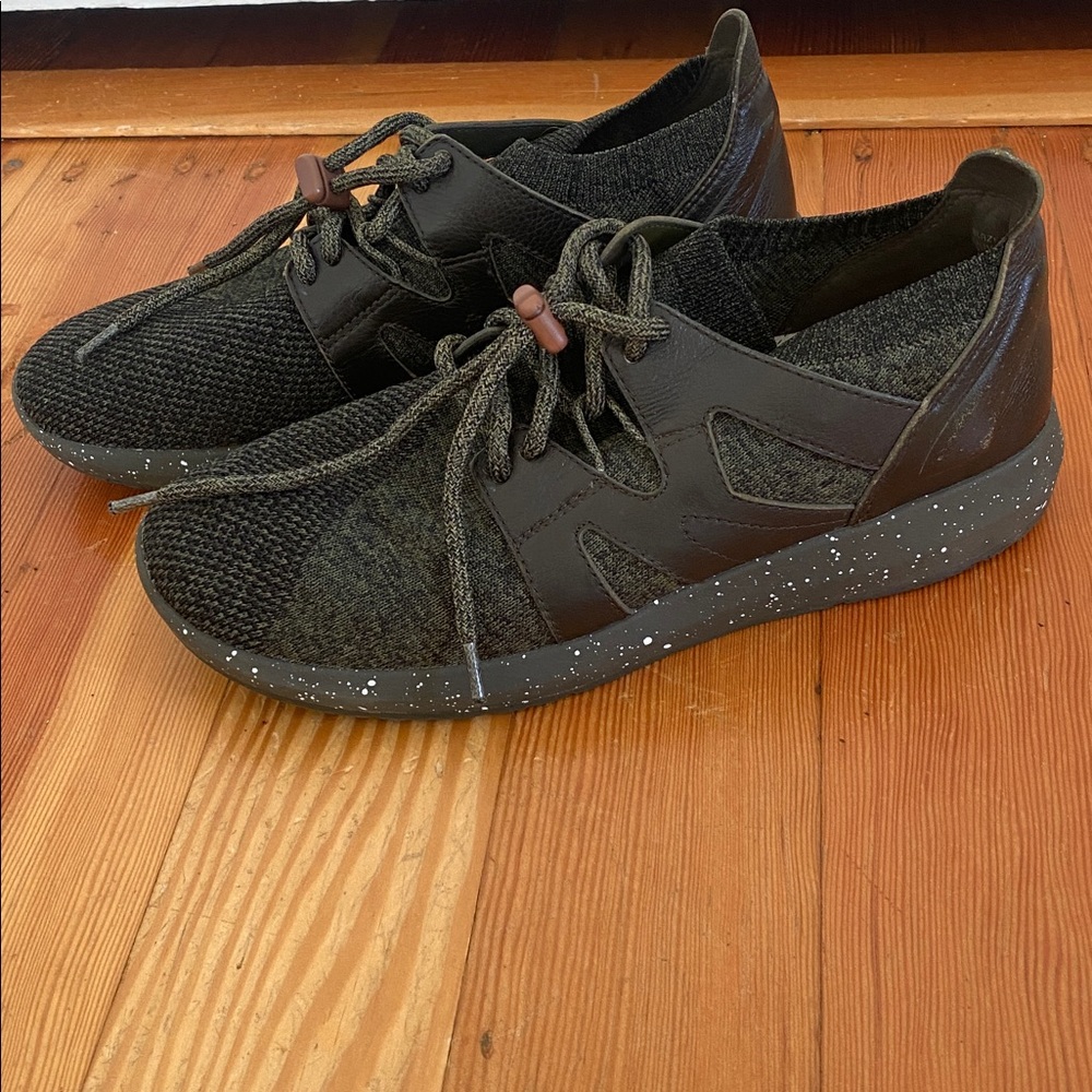 Earth Blaze Olive‎ Comfort Sneakers 7.5 - Picture 2 of 6
